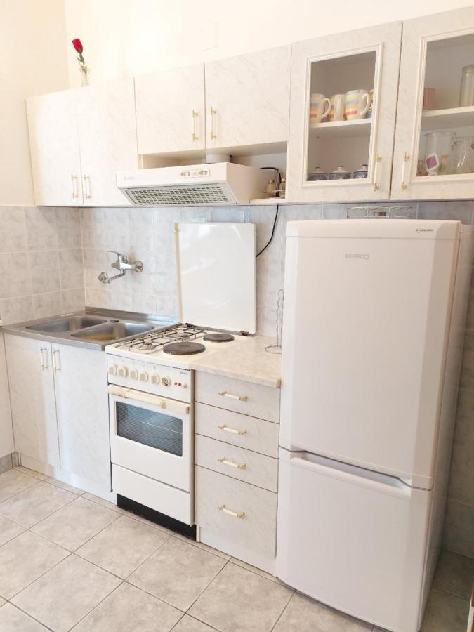 Apartment Jerolima Дуги Рат Екстериор снимка