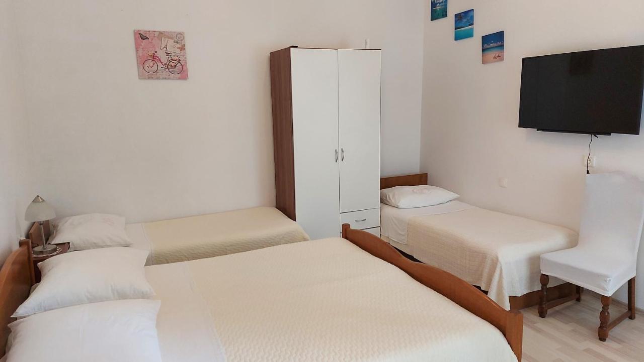 Apartment Jerolima Дуги Рат Екстериор снимка