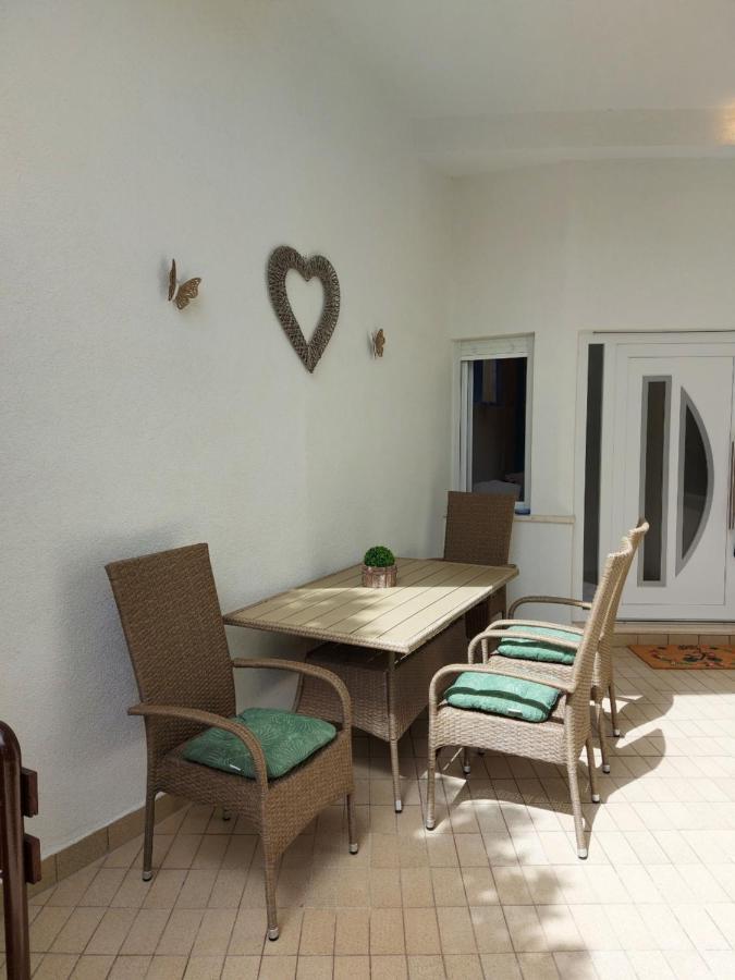Apartment Jerolima Дуги Рат Екстериор снимка