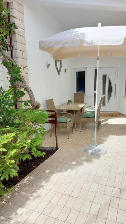 Apartment Jerolima Дуги Рат Екстериор снимка