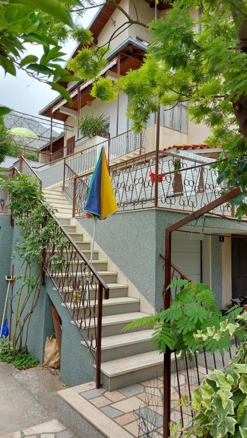 Apartment Jerolima Дуги Рат Екстериор снимка